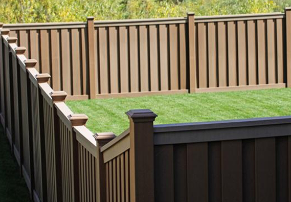 Trex Privacy Fence Back Yard Picture